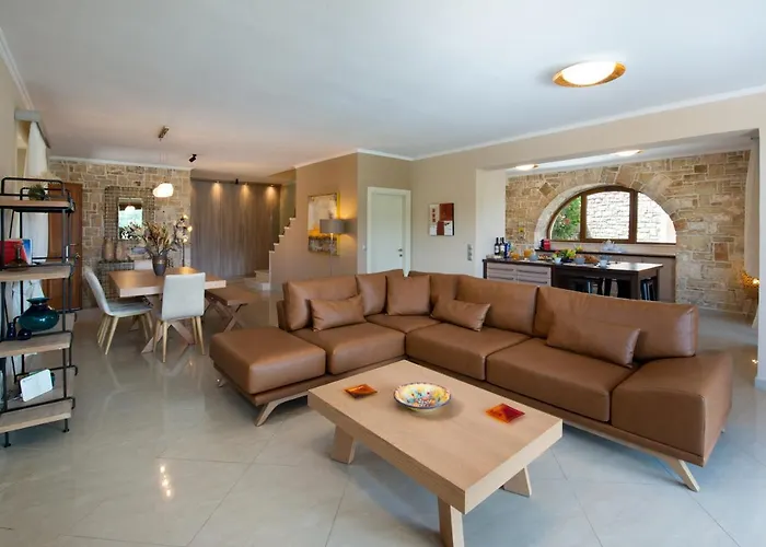 Ozias A Modern,spacious, Swimmig Pool Villa. Villa