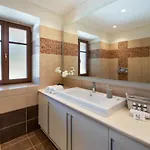 Ozias A Modern,spacious, Swimmig Pool Villa. Vila