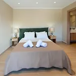 Ozias A Modern,spacious, Swimmig Pool Villa. Vila