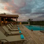 Ozias A Modern,spacious, Swimmig Pool Villa. Vila